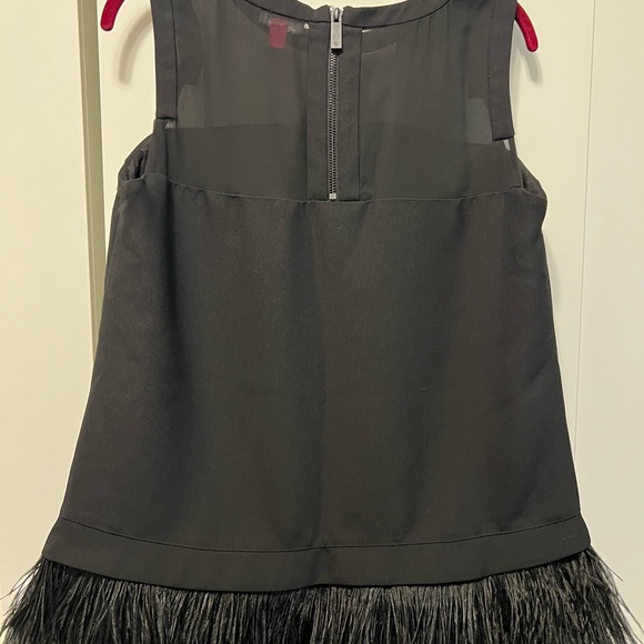 Vince Camuto Black Sleeveless Blouse with Feather Hem - Picture 2 of 2